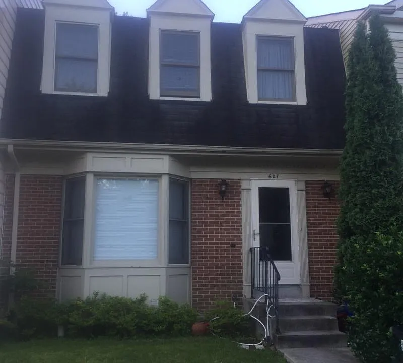 607 Curry Ford Ln