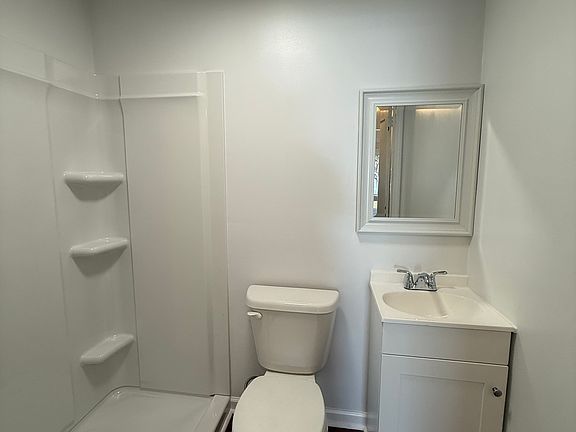 4th image of 309 W Boundary St