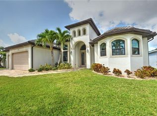5222 Seminole Ct, Cape Coral, FL 33904