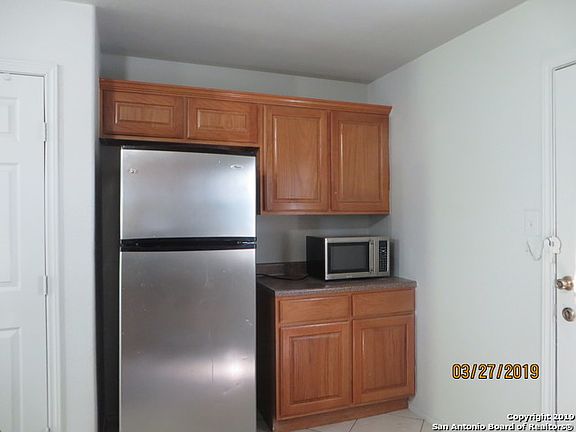 2nd image of 824 Proctor Blvd