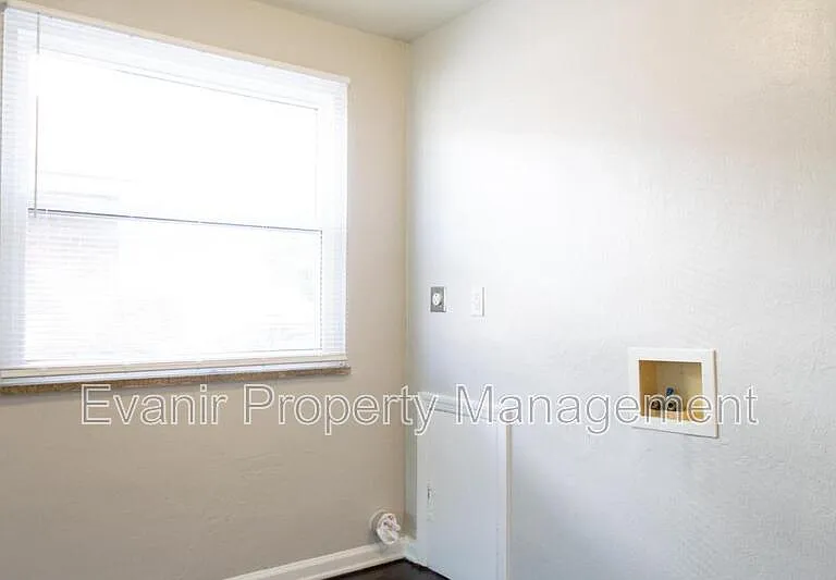 113 Niagara Ave #1 — Photo 13