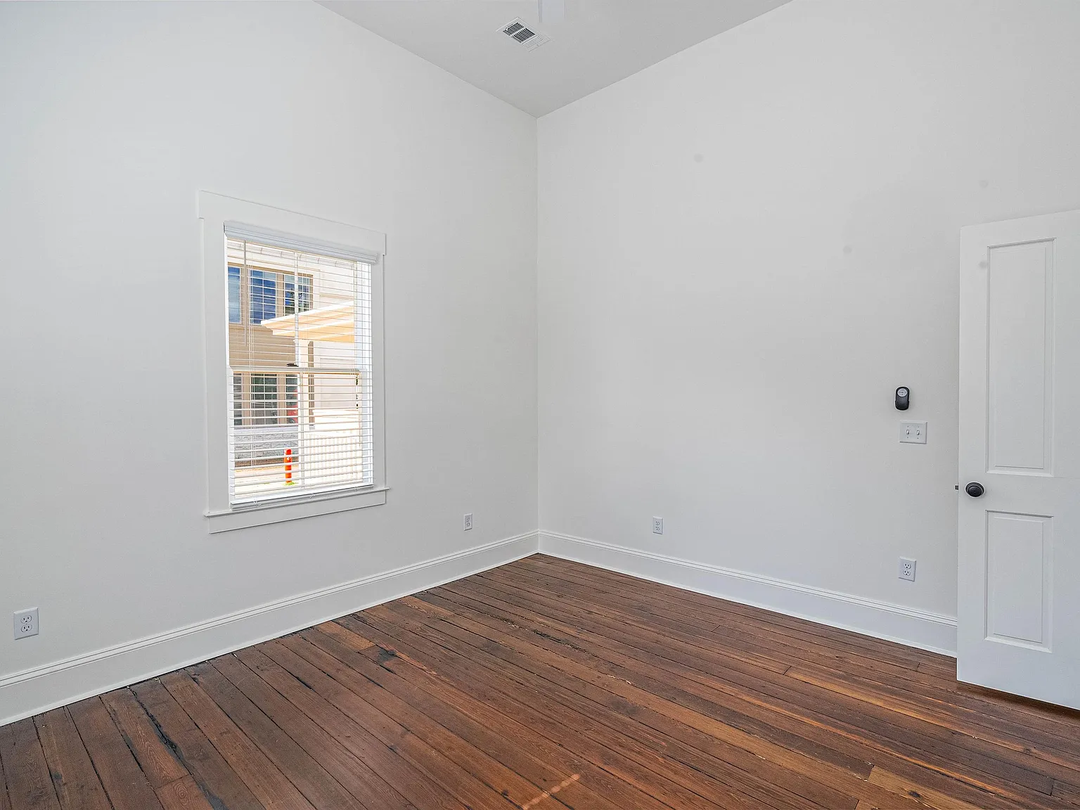 1401 Jefferson St - 1401 — Photo 3