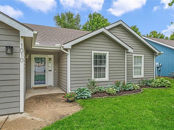 5th image of 1010 Home Cir