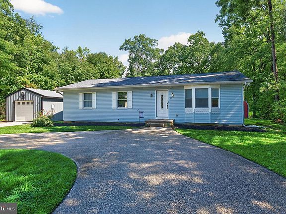 2nd image of 27 Grasmur Ct