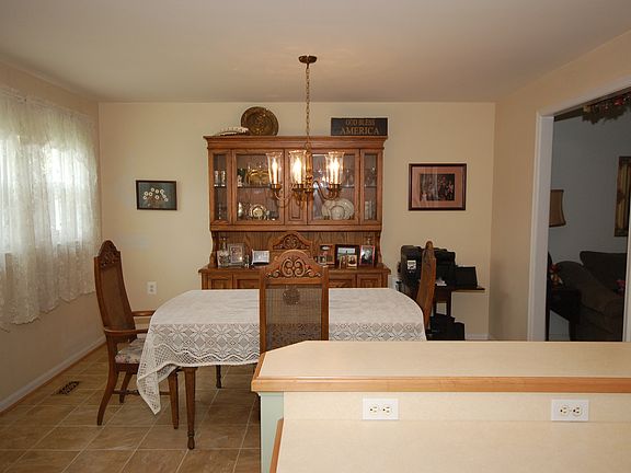 5th image of 230 Meadows Ln NE