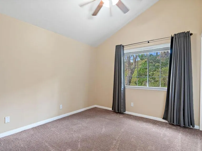 447 Santa Barbara Cir — Photo 15