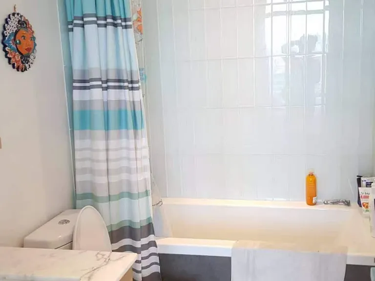 1028 W Barclay St #2201 — Photo 6