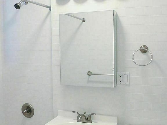 3rd image of 55 W 92nd St #2A1