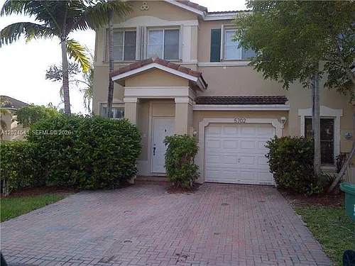 5702 NW 112th Ct #5702 Photo 1
