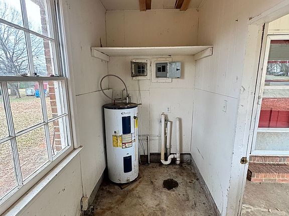 4th image of 104 Victor Dr
