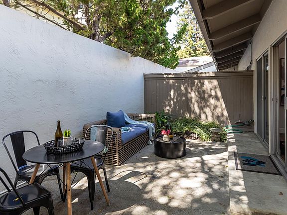 2nd image of 19114 Vineyard Ln