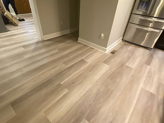 3rd image of 19 Woodbench Ct
