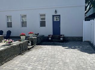 11 1/2 Atlantic St, Newport, RI 02840