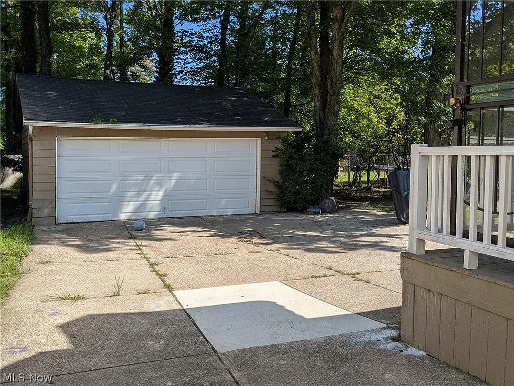 2 bed, 1.5 bath, 1389 sqft, $1,795 — Photo 4