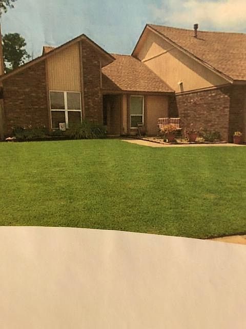 1st image of 524 Cypress Dr