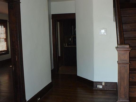 2nd image of 407 Hume Ave