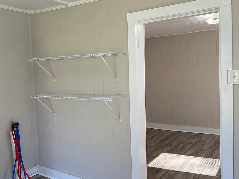 Washer/Dryer Hookups