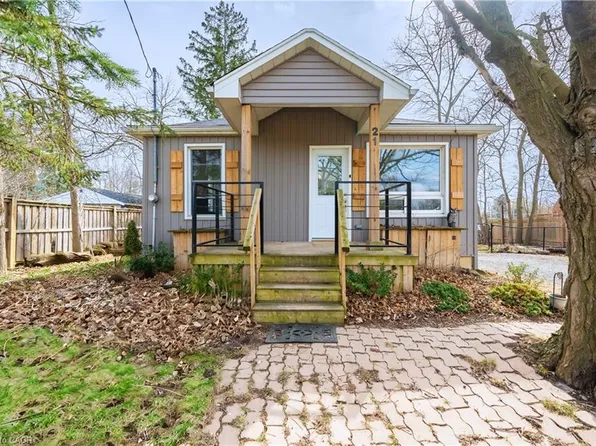 21 Renfrew St E, Haldimand County, ON N3W 1E8