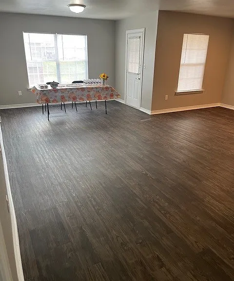 5515 W Loop 281 — Photo 27