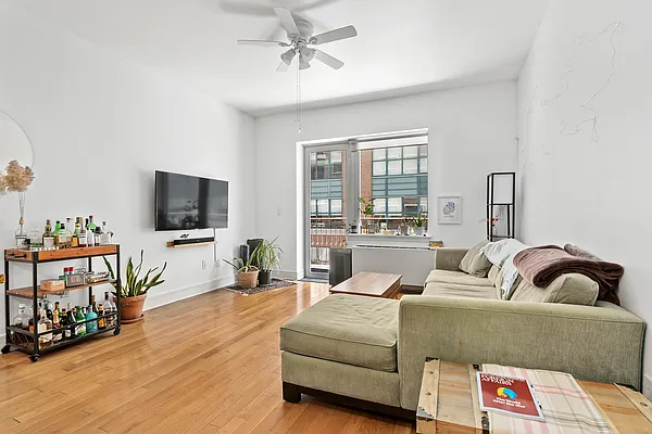 Rented by Compass | media 21