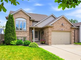 7032 Kelly Dr, Niagara Falls, ON L2H 3J9