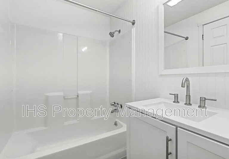 2 W A St #A — Photo 16
