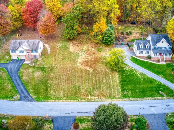 Durham Cir, Waynesboro, PA 17268