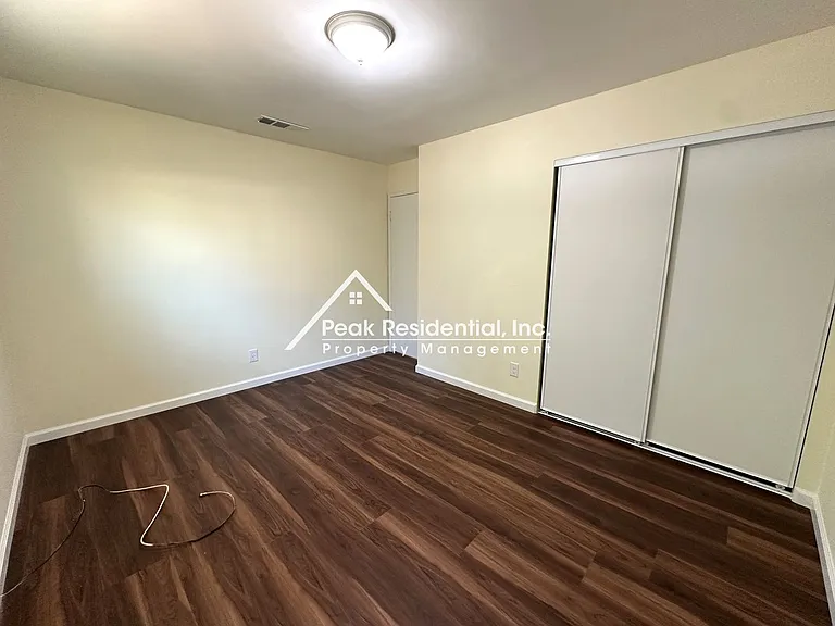 10262 Mills Station Rd — Photo 17