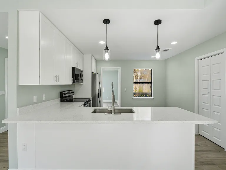 104 Cardinal St — Photo 8