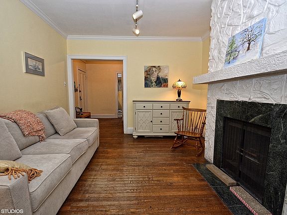 2nd image of 640 W Waveland Ave APT 1F
