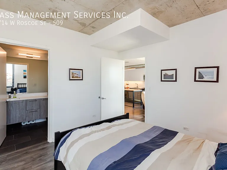 Centrum Lakeview — Photo 41
