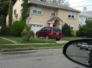 43 Dikeman St, Hempstead, NY 11550