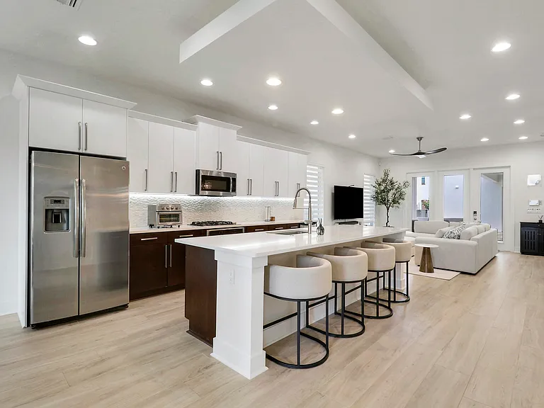 5029 Grandiflora Rd — Photo 3