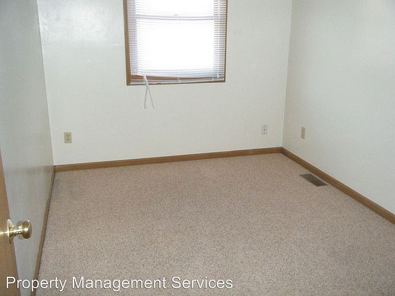 4th image of 817 W Wilden Ave