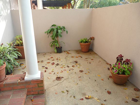 Private front court yard