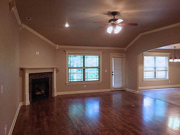 4th image of 31 Harrington Dr