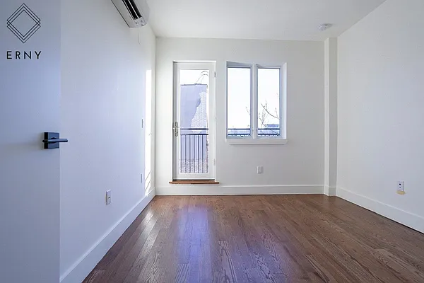 Rented by ERNY LLC | media 24