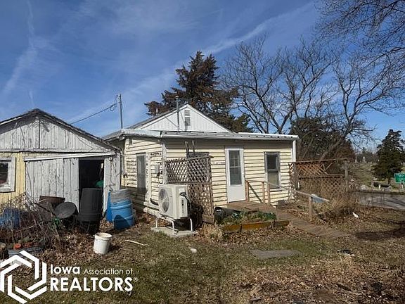 4th image of 300 E Stone Ave
