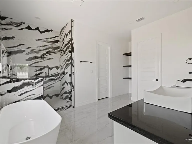 3816 Zimmerus Ave — Photo 14