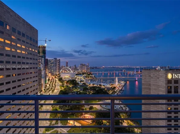 325 S Biscayne Blvd APT 4022, Miami, FL 33131