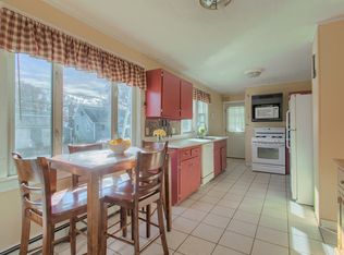 28 Oak Hill Rd, Westford, MA 01886