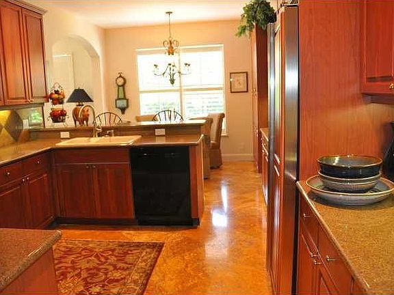 4th image of 190 Las Brisas Cir