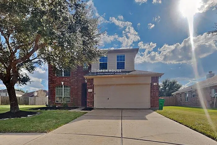 3 bed, 2.5 bath, 2254 sqft, $2,300 — Photo 1