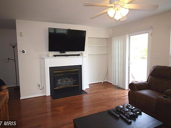 Facing Gas Fireplace leads to Deck