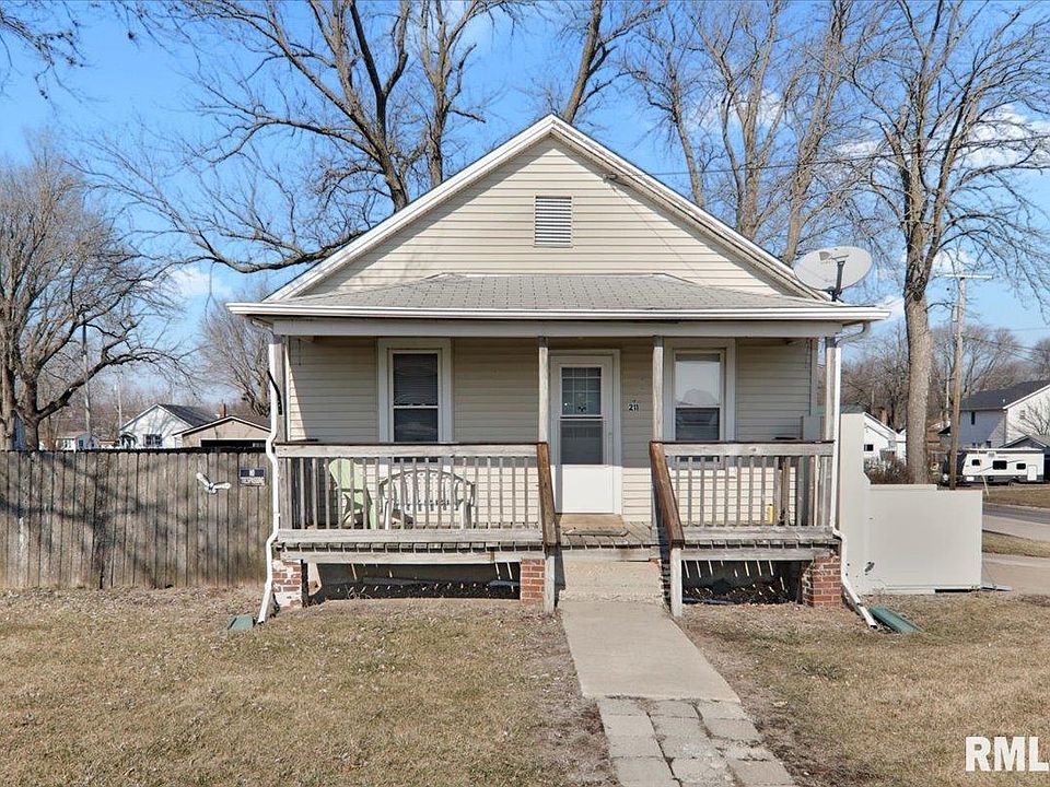 1st image of 211 E Woodford St