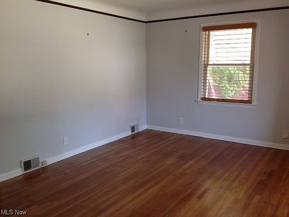 4th image of 13809 Lakewood Heights Blvd