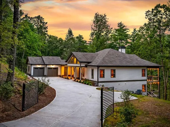 245 Bear Paw Trl, Blue Ridge, GA 30513