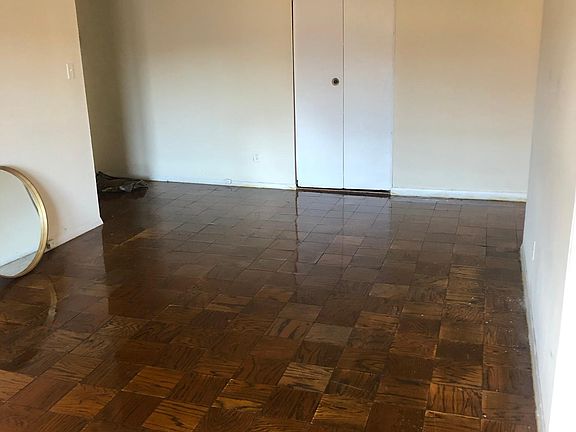 4th image of 14430 Roosevelt Ave #2A
