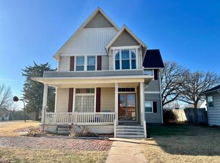 105 N High St, Mankato, KS 66956