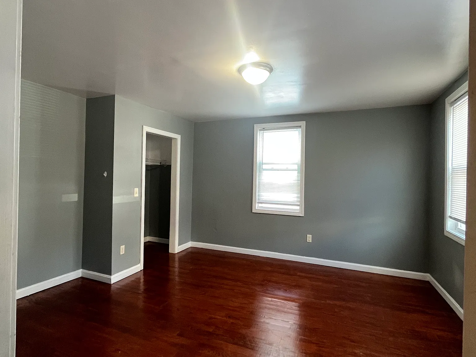 5 bed, 1900 sqft, $3,500 — Photo 2